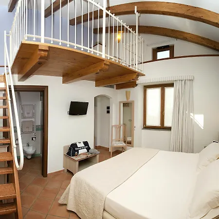 Angiolina Relais 2*