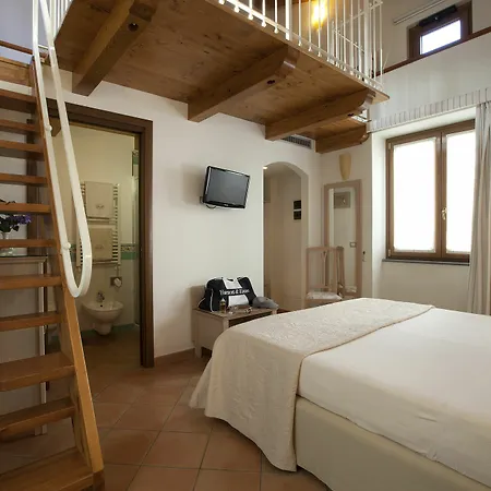 Angiolina Relais 2* סורנטו
